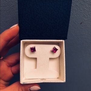 Péora studs